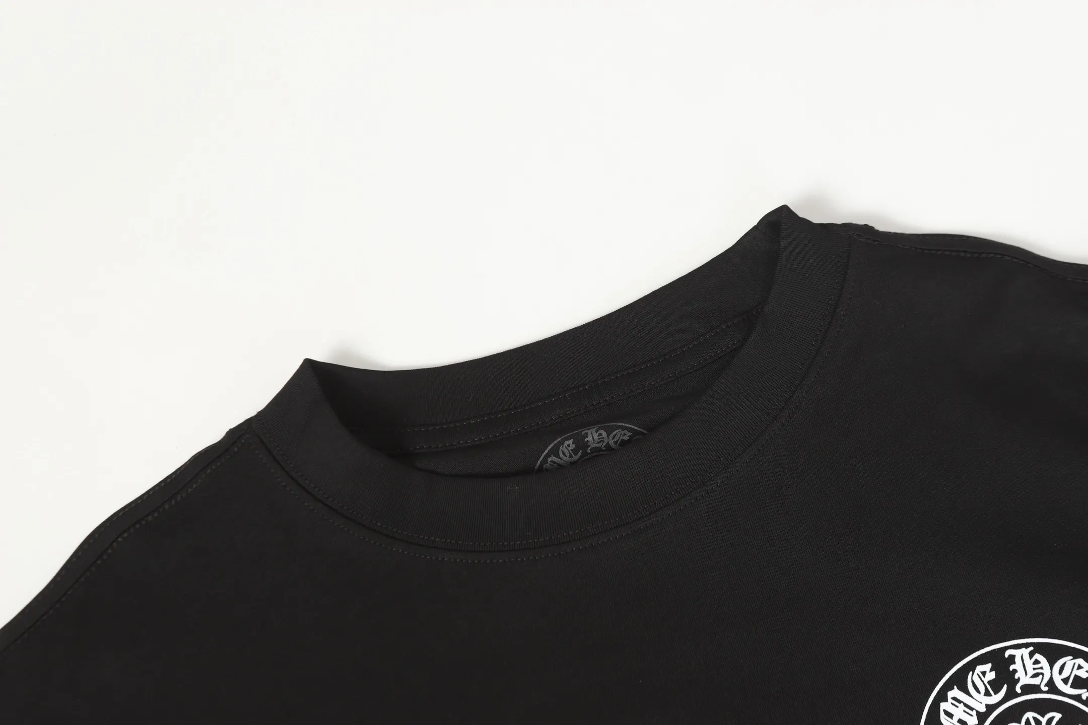 P160 Cross-border model. Those who pursue quality, please do not place an order. -Chrome Hearts/Chrome Hearts Sanskrit horseshoe🇺🇸 platform popular long-sleeved T-shirt -High weight, high density and high quality. The wool is soft, delicate and skin-friendly. It feels soft and silky. It has excellent warmth and skin-friendly properties. XL